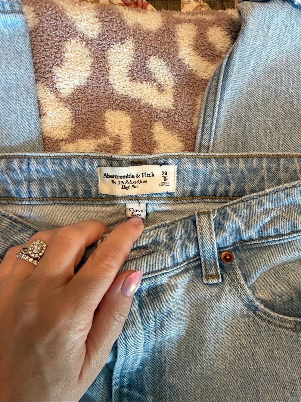 Abercrombie and Fitch Curve Love 90s Relaxed High Rise Jean - Picture 4 of 5